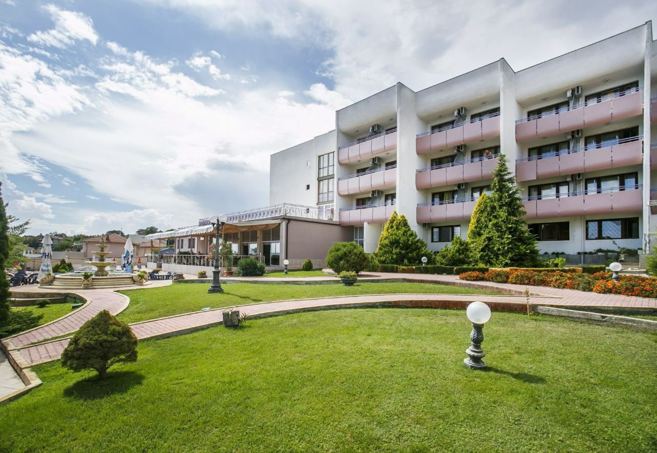 Hotel in Varna, Bulgaria, 4 083 sq.m - picture 1