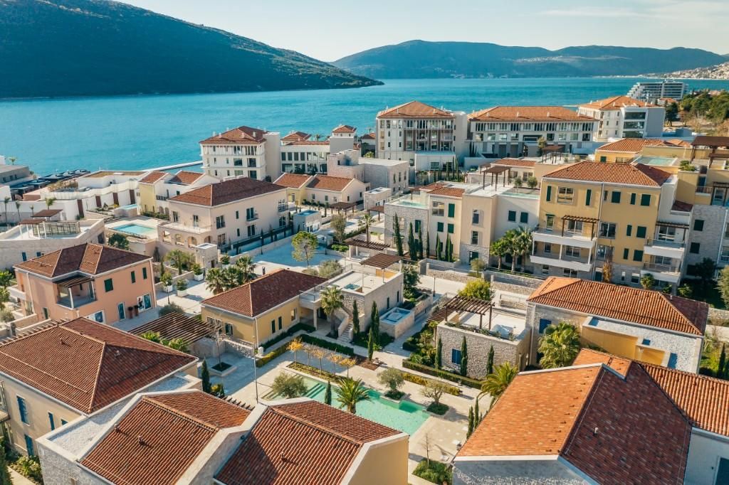 Apartment in Kumbor, Montenegro, 88 sq.m - picture 1