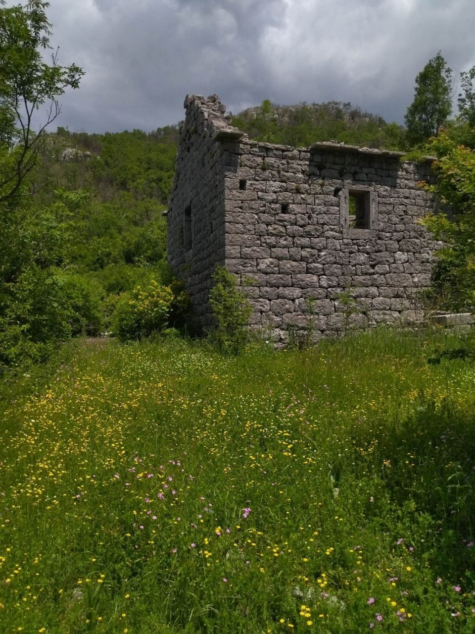 Grundstück in Risan, Montenegro, 95 000 m2 - Foto 1