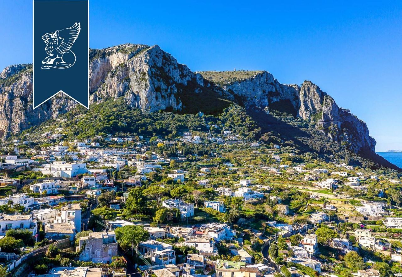 Villa in Capri, Italy, 250 sq.m - picture 1