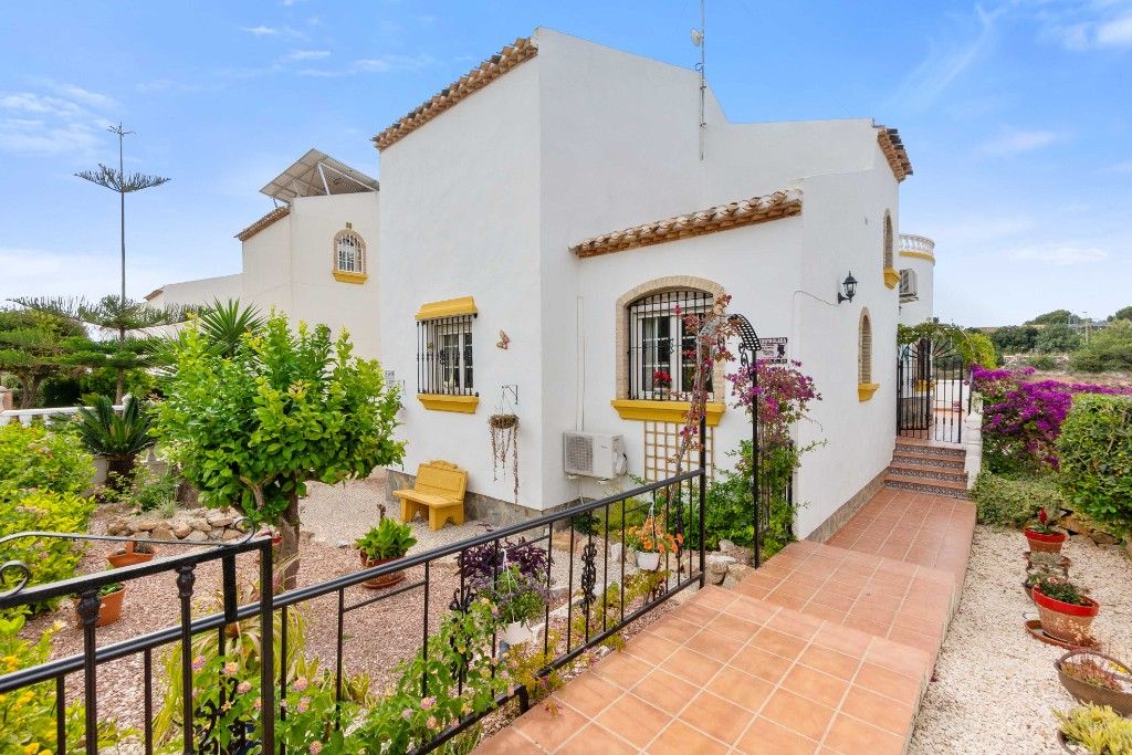 Villa in Los Dolses, Spain, 225 sq.m - picture 1