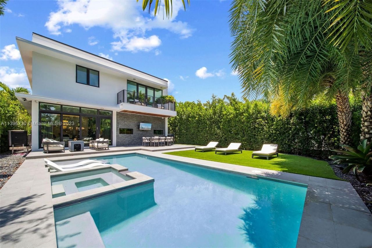 Villa en Miami, Estados Unidos, 330 m2 - imagen 1