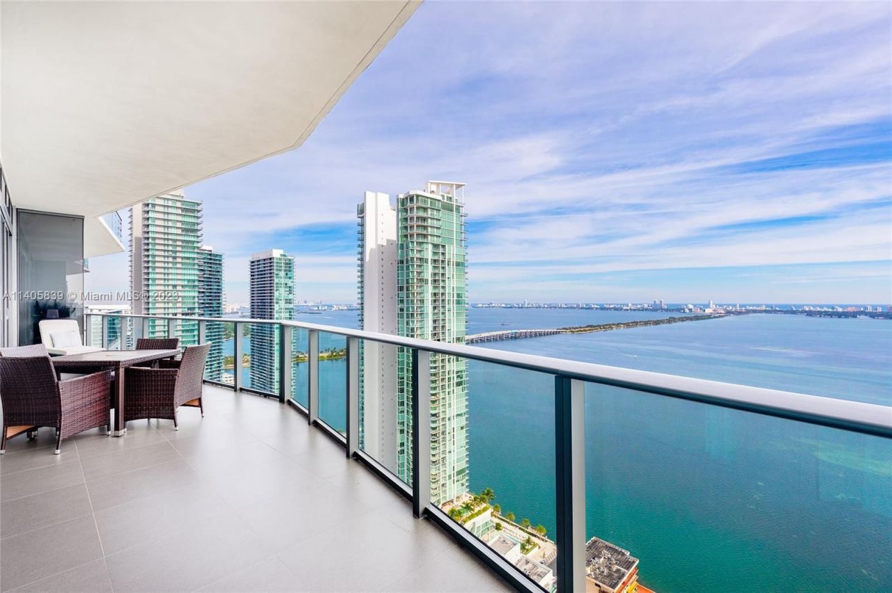 Penthouse in Miami, USA, 220 sq.m - picture 1