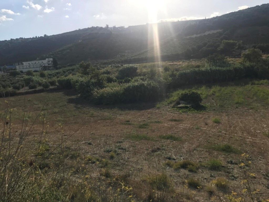 Land in Heraklion, Greece, 7 800 sq.m - picture 1