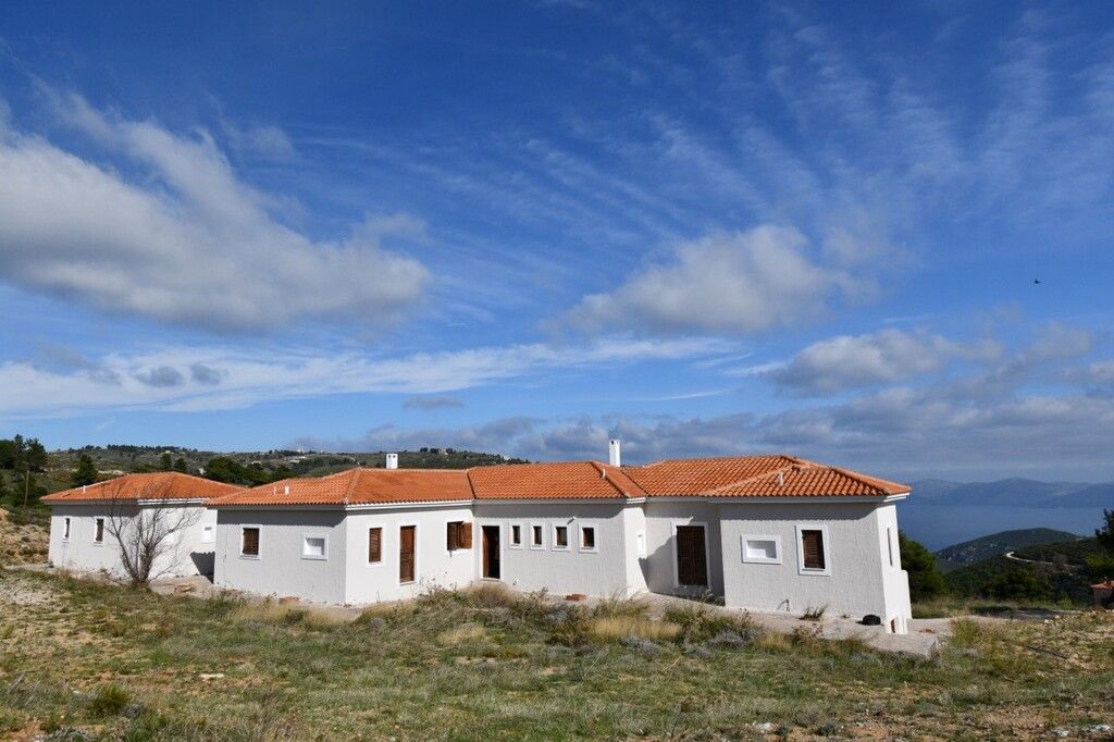 Maison à Agios Stefanos, Grèce, 211 m2 - image 1