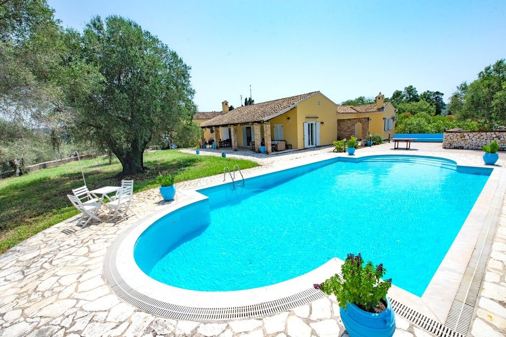 Villa in Corfu, Greece, 305 sq.m - picture 1