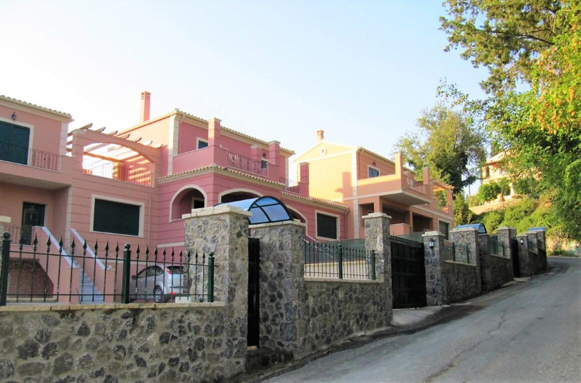 House in Corfu, Greece, 440 sq.m - picture 1