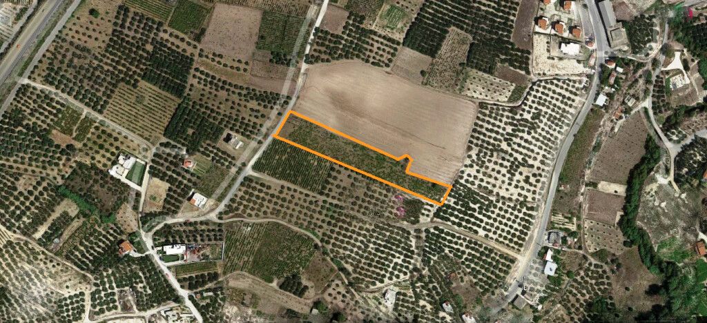 Land in Heraklion, Greece, 4 300 sq.m - picture 1