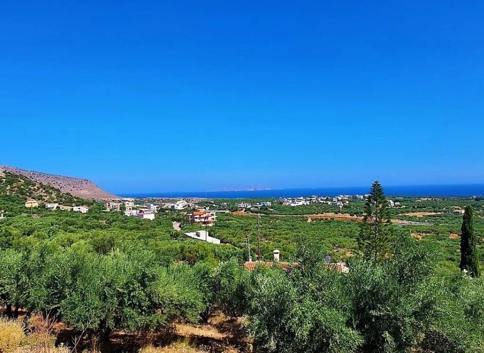 Land in Analipsi, Greece, 4 073 sq.m - picture 1