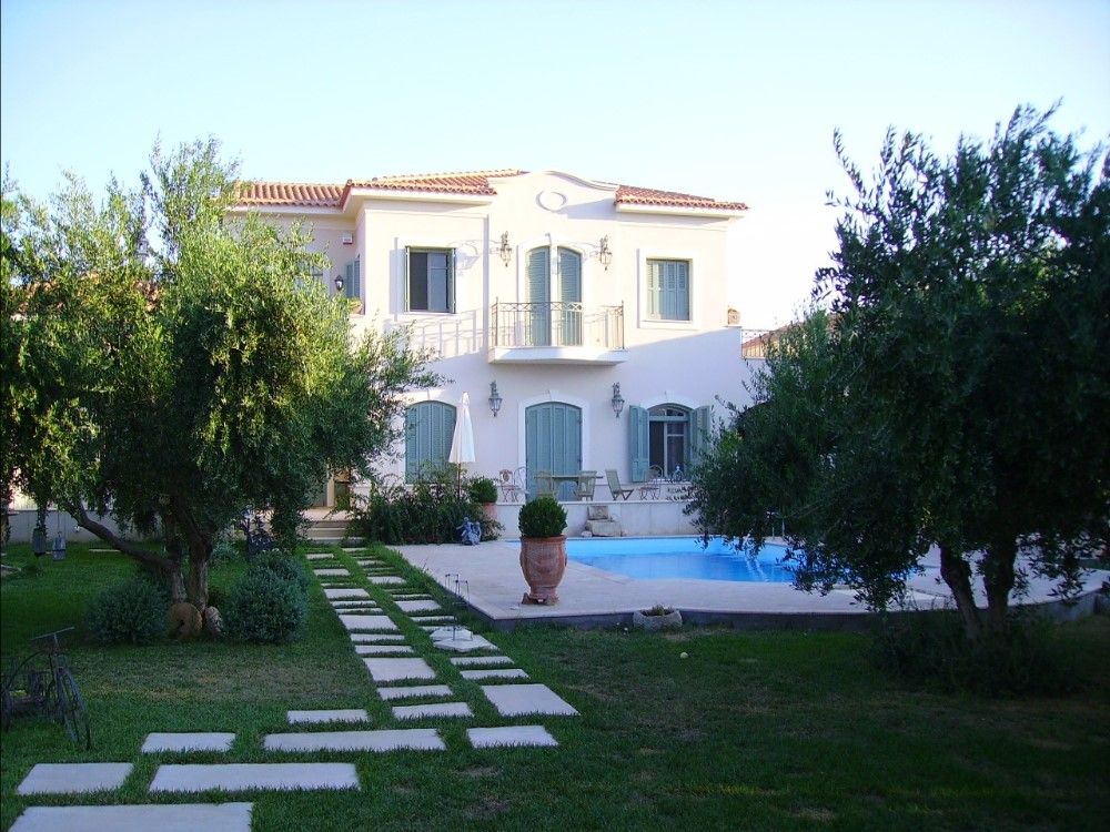 House in Nea Makri, Greece, 570 sq.m - picture 1