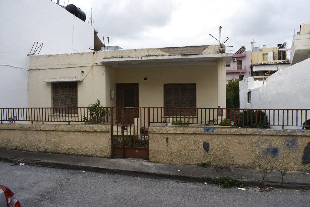 Land in Heraklion, Greece, 235 sq.m - picture 1