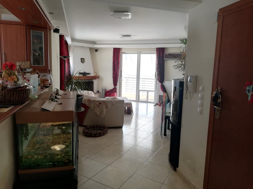 Flat in Pireas, Greece, 101 sq.m - picture 1