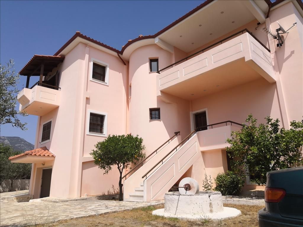 House in Corinthia, Greece, 376 sq.m - picture 1