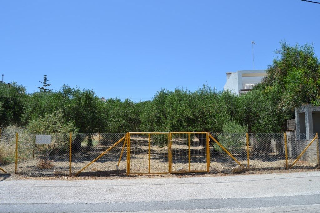 Land in Heraklion, Greece, 390 sq.m - picture 1