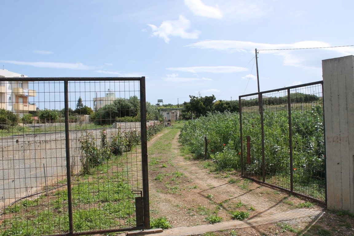 Land in Analipsi, Greece, 1 194 sq.m - picture 1