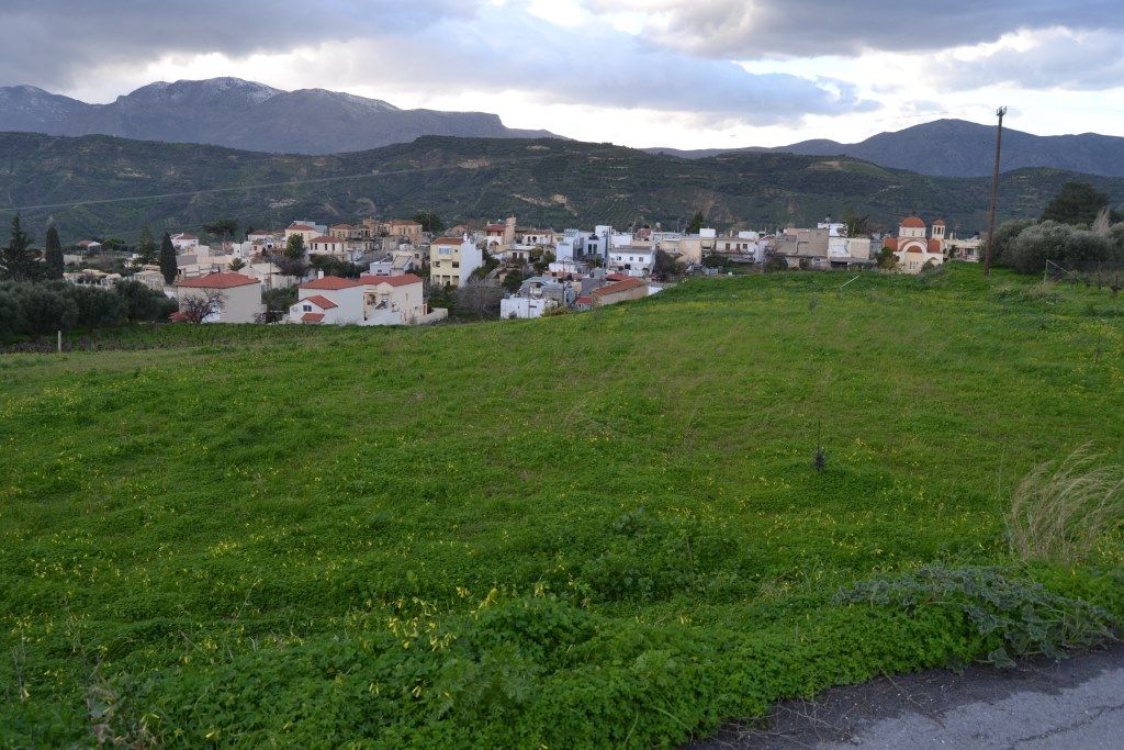 Land in Heraklion, Greece, 4 193 sq.m - picture 1