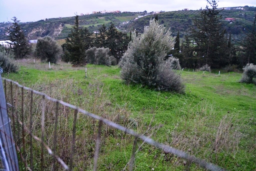 Land in Heraklion, Greece, 4 100 sq.m - picture 1