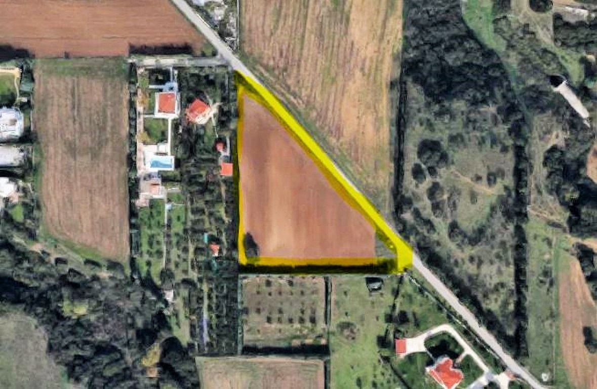 Land in Thessaloniki, Greece, 6 000 sq.m - picture 1
