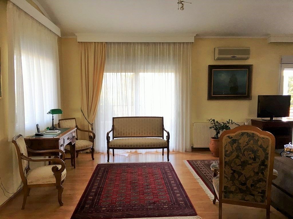Villa in Thessaloniki, Greece, 420 sq.m - picture 1