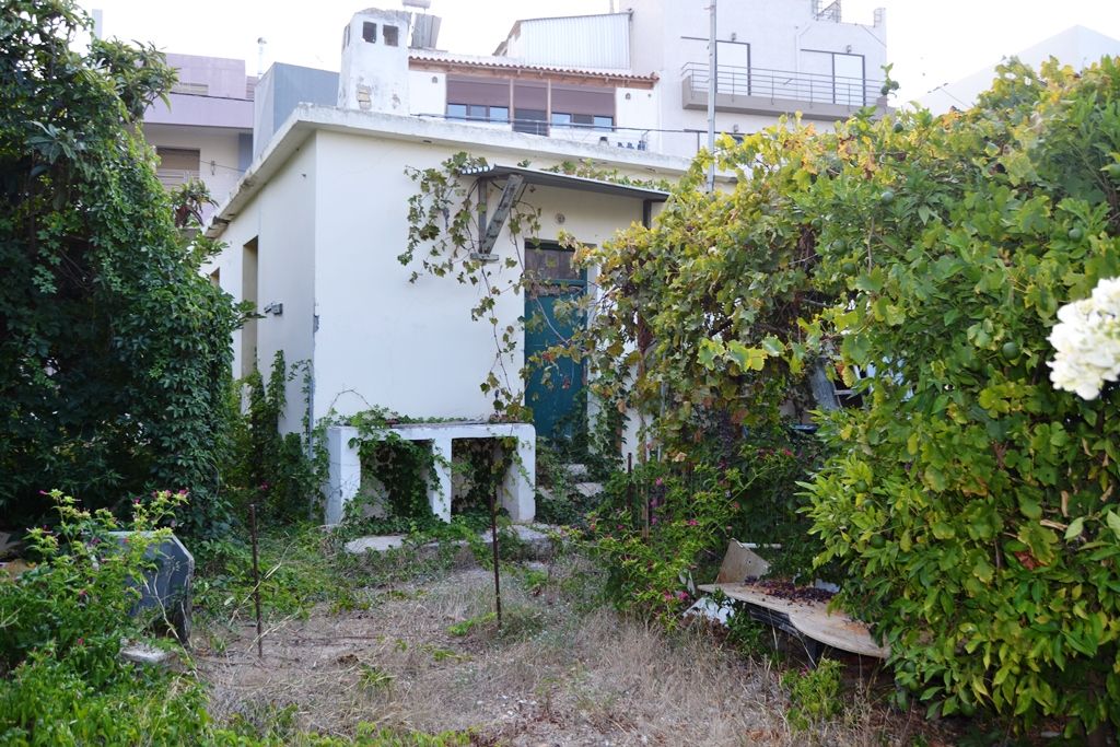 Land in Hersonissos, Greece, 327 sq.m - picture 1