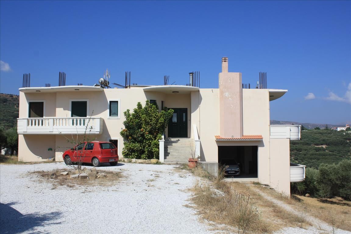 Villa in Chania Prefecture, Greece, 450 sq.m - picture 1