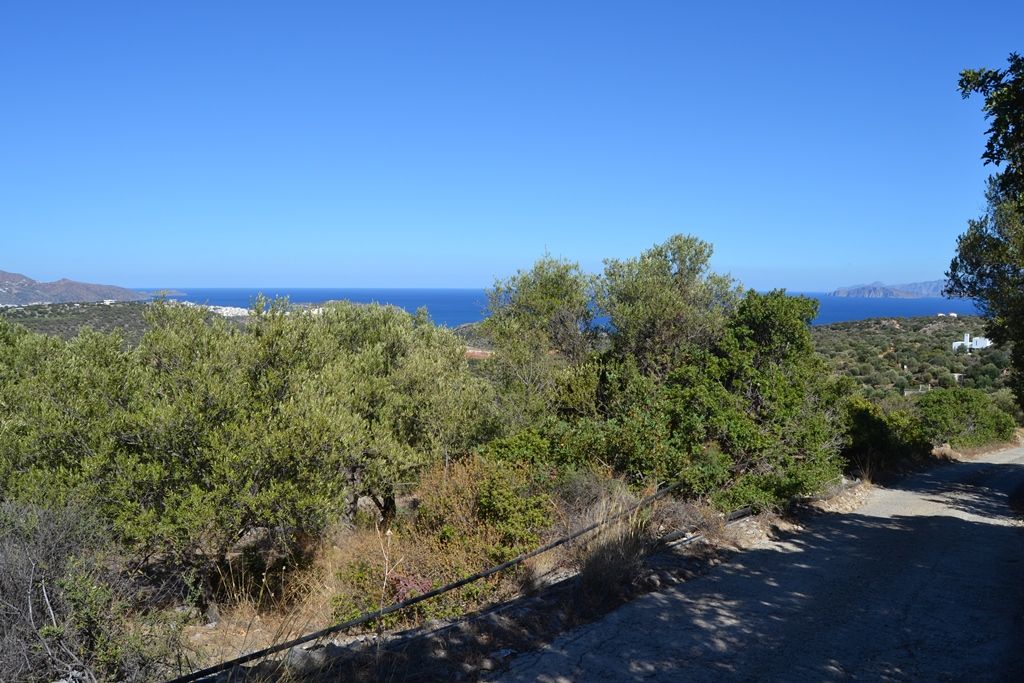 Land in Lasithi, Greece, 4 086 sq.m - picture 1