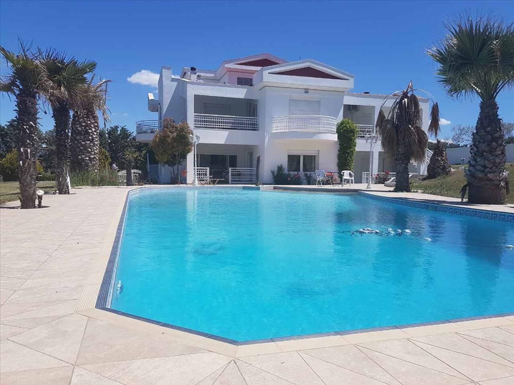 Villa in Thessaloniki, Greece, 435 sq.m - picture 1