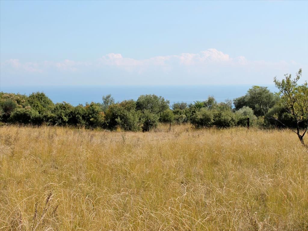 Land in Pieria, Greece, 450 sq.m - picture 1