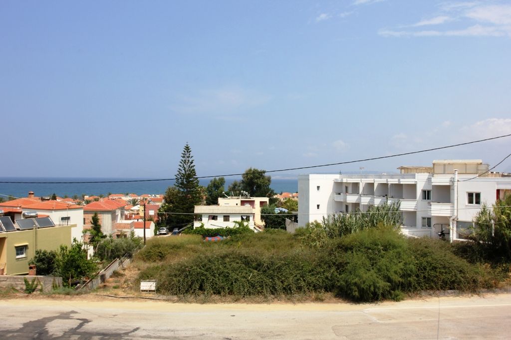 Land in Chania, Greece, 1 675 sq.m - picture 1