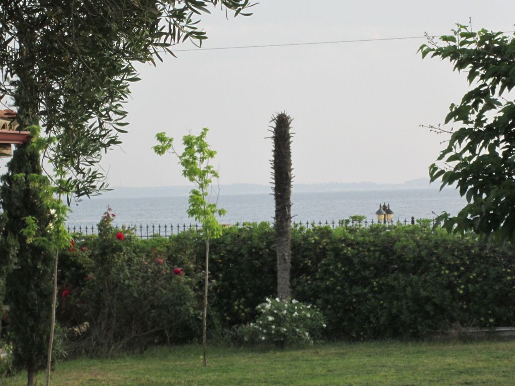 Land in Chalkidiki, Greece, 1 600 sq.m - picture 1