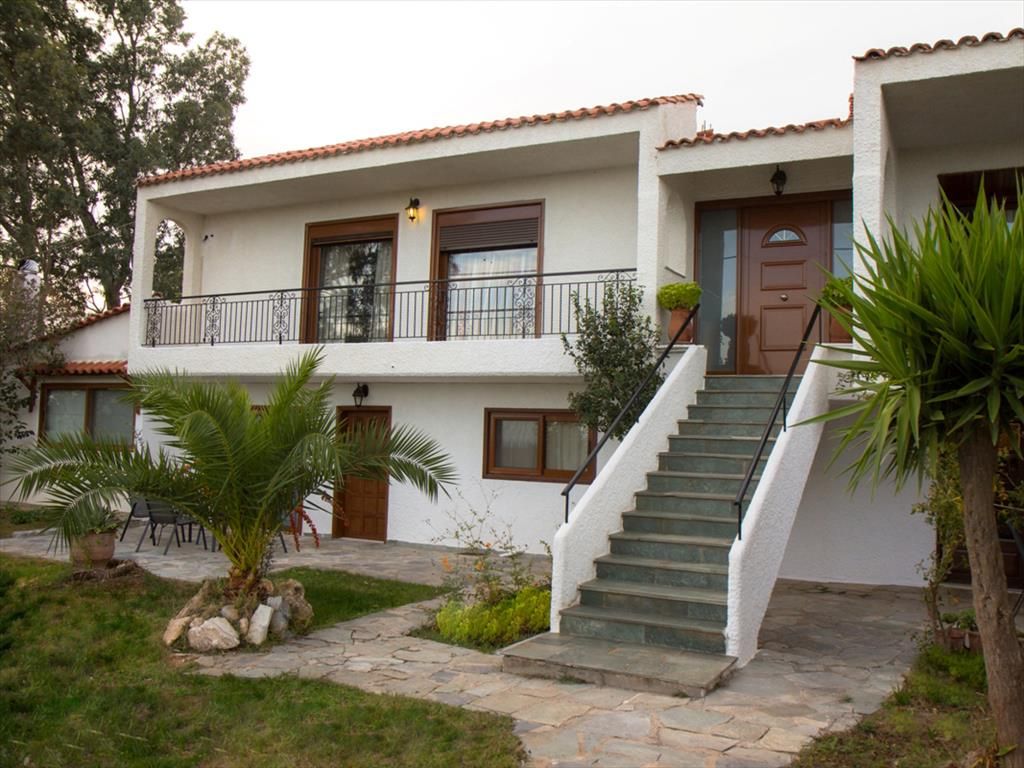 Villa in Rafina, Greece, 360 sq.m - picture 1