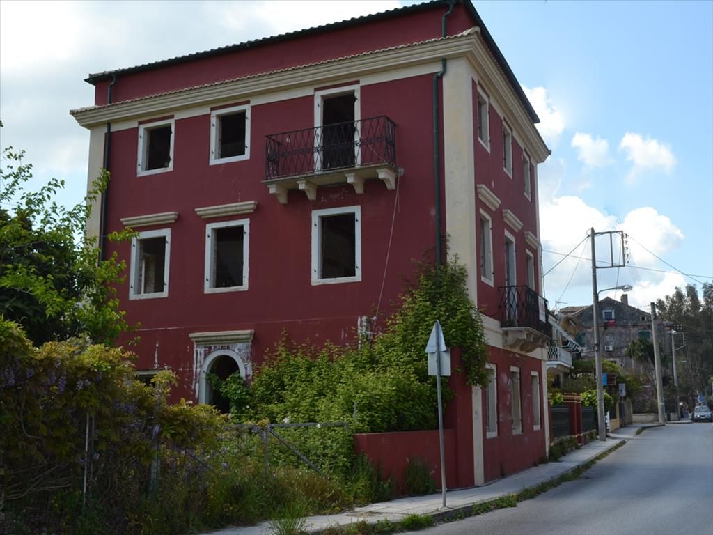 House in Corfu, Greece, 250 sq.m - picture 1