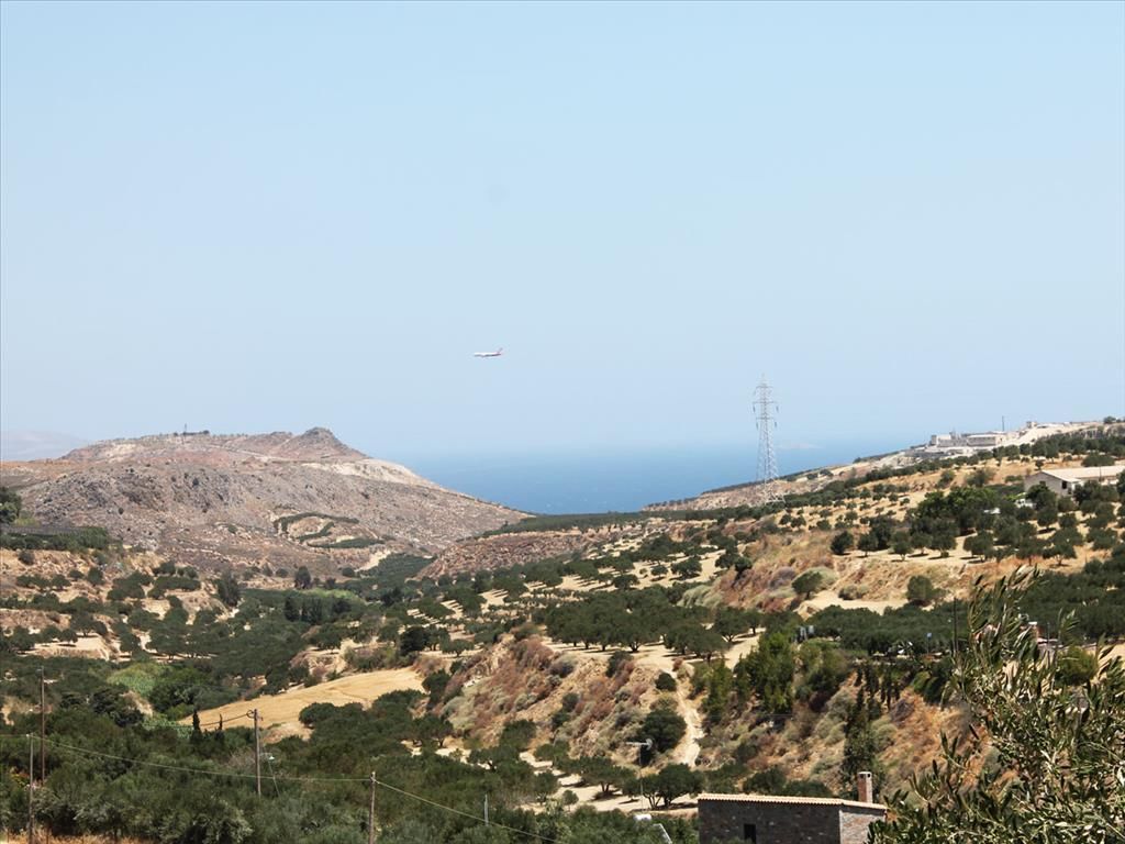 Land in Analipsi, Greece, 2 500 sq.m - picture 1