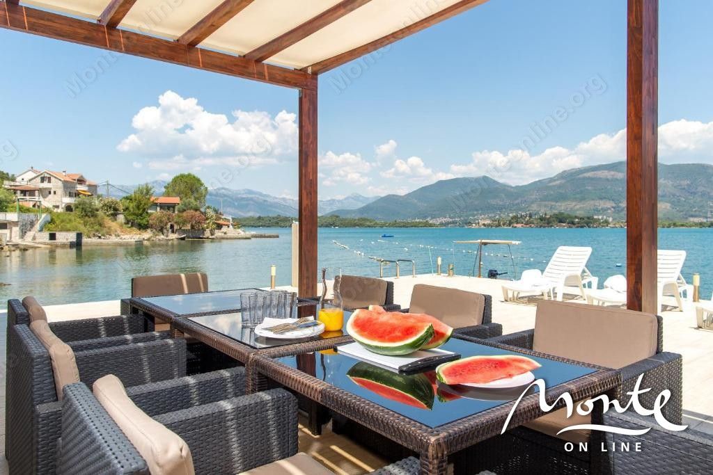 House in Tivat, Montenegro, 172 sq.m - picture 1