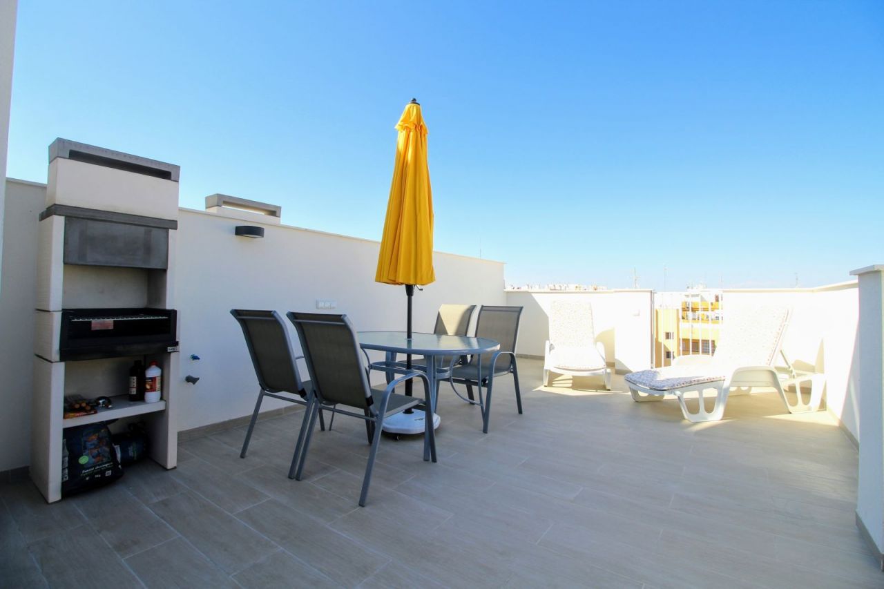 Penthouse in Torrevieja, Spain, 55 sq.m - picture 1