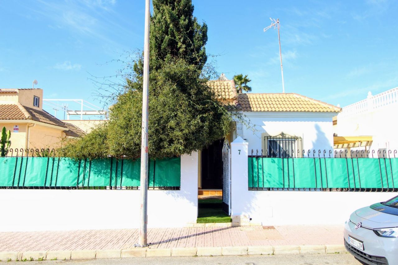 Villa in Torrevieja, Spain, 75 sq.m - picture 1