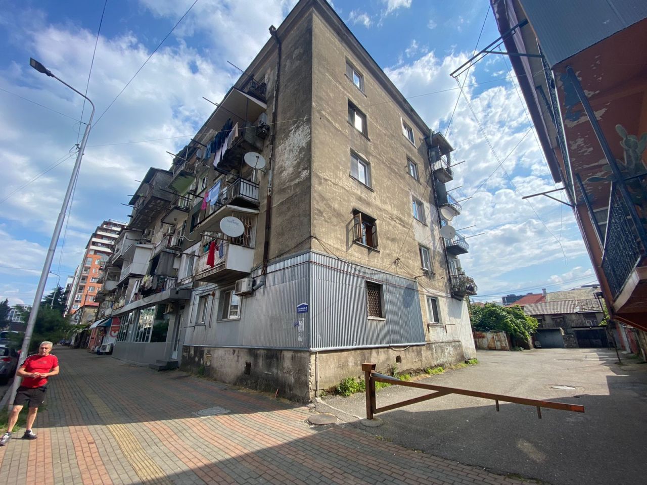 Investment project in Batumi, Georgia, 100 sq.m - picture 1