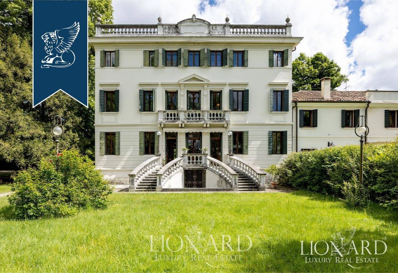 Villa en Treviso, Italia, 700 m2 - imagen 1