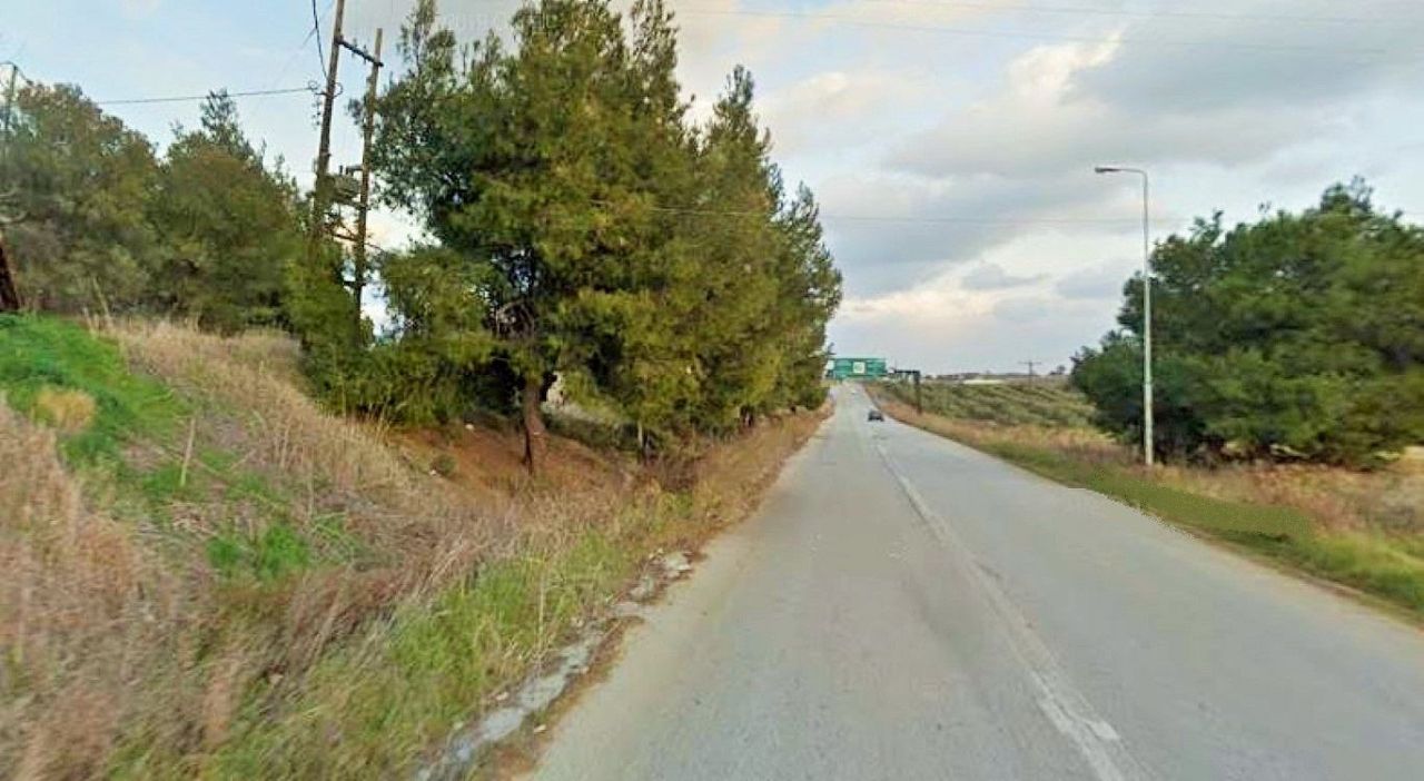 Land in Sani, Greece, 2 500 sq.m - picture 1