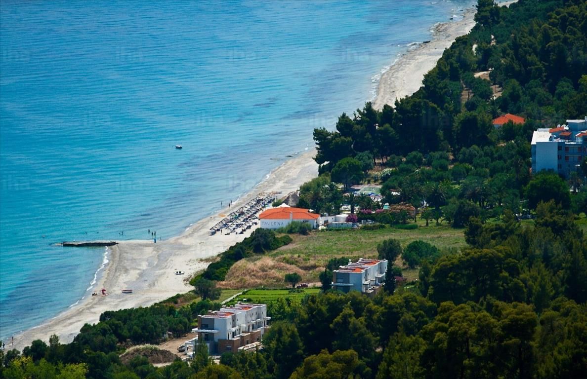 Land in Chalkidiki, Greece, 5 200 sq.m - picture 1