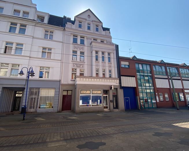 Commercial apartment building in Duisburg, Germany, 696 sq.m - picture 1