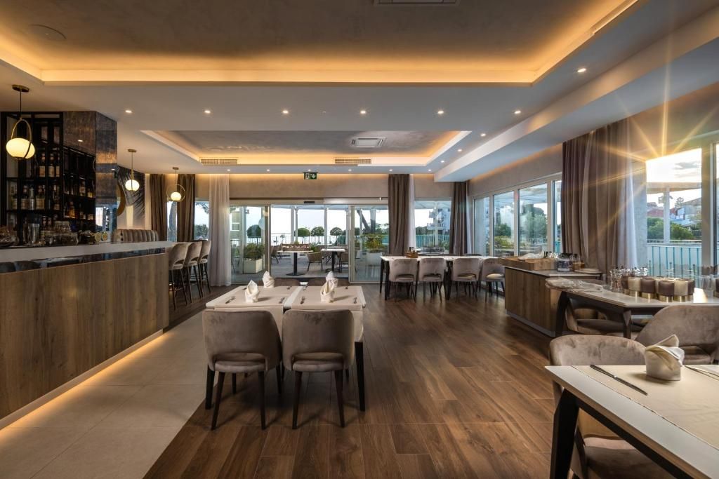 Cafetería, restaurante en Umag, Croacia, 515.18 m2 - imagen 1