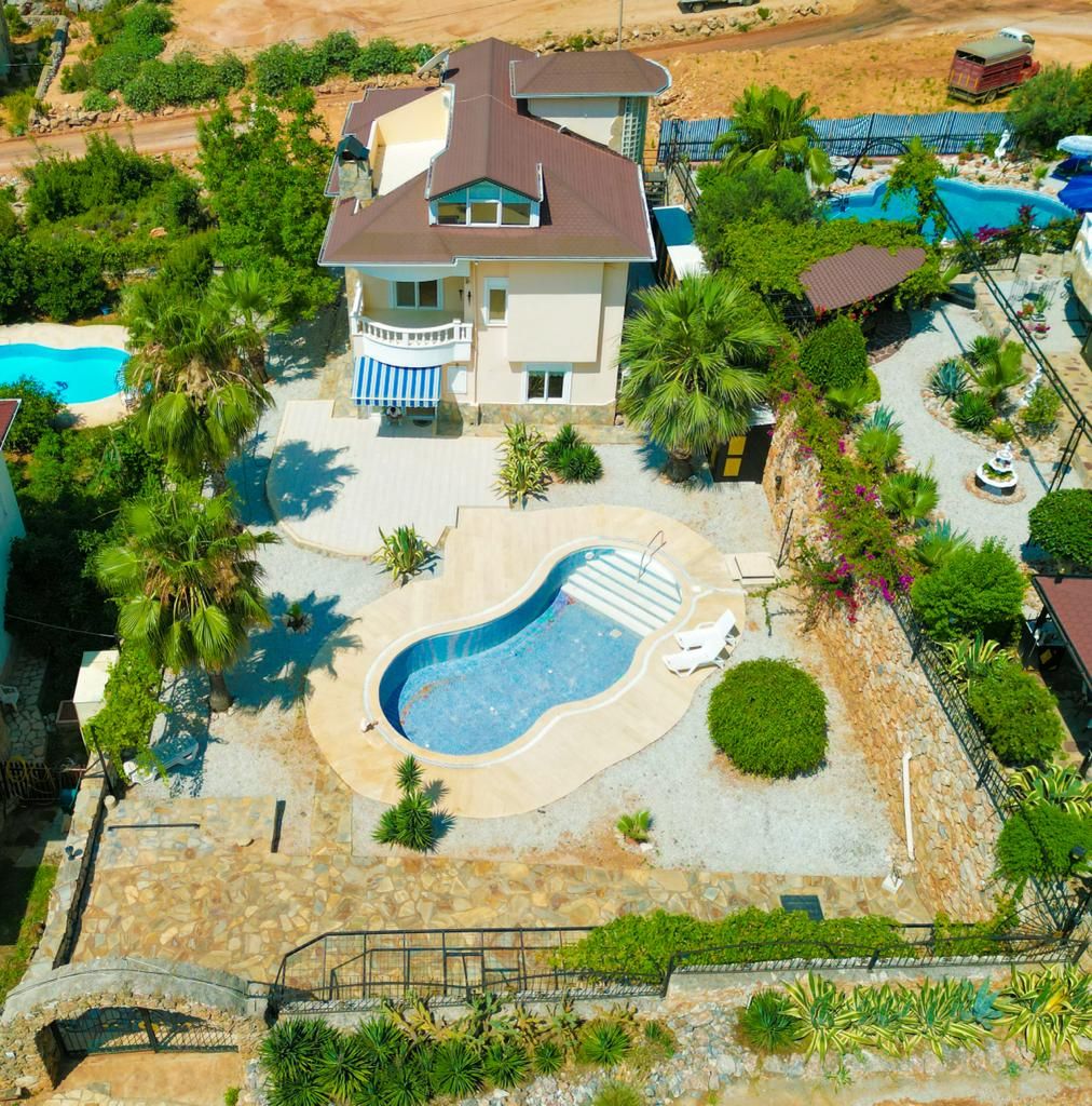 Villa in Alanya, Turkey, 275 sq.m - picture 1