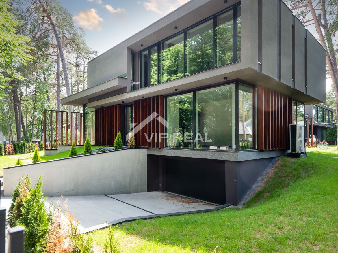 House in Jurmala, Latvia, 440 sq.m - picture 1