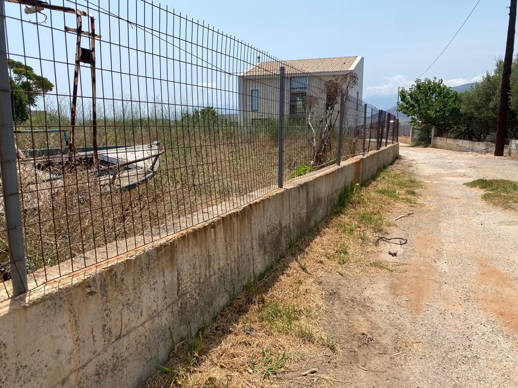 Land in Chania, Greece, 1 050 sq.m - picture 1