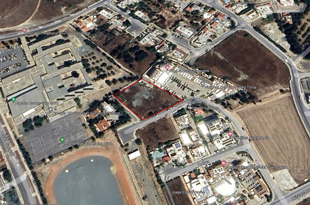 Land in Paphos, Cyprus, 2 327 sq.m - picture 1