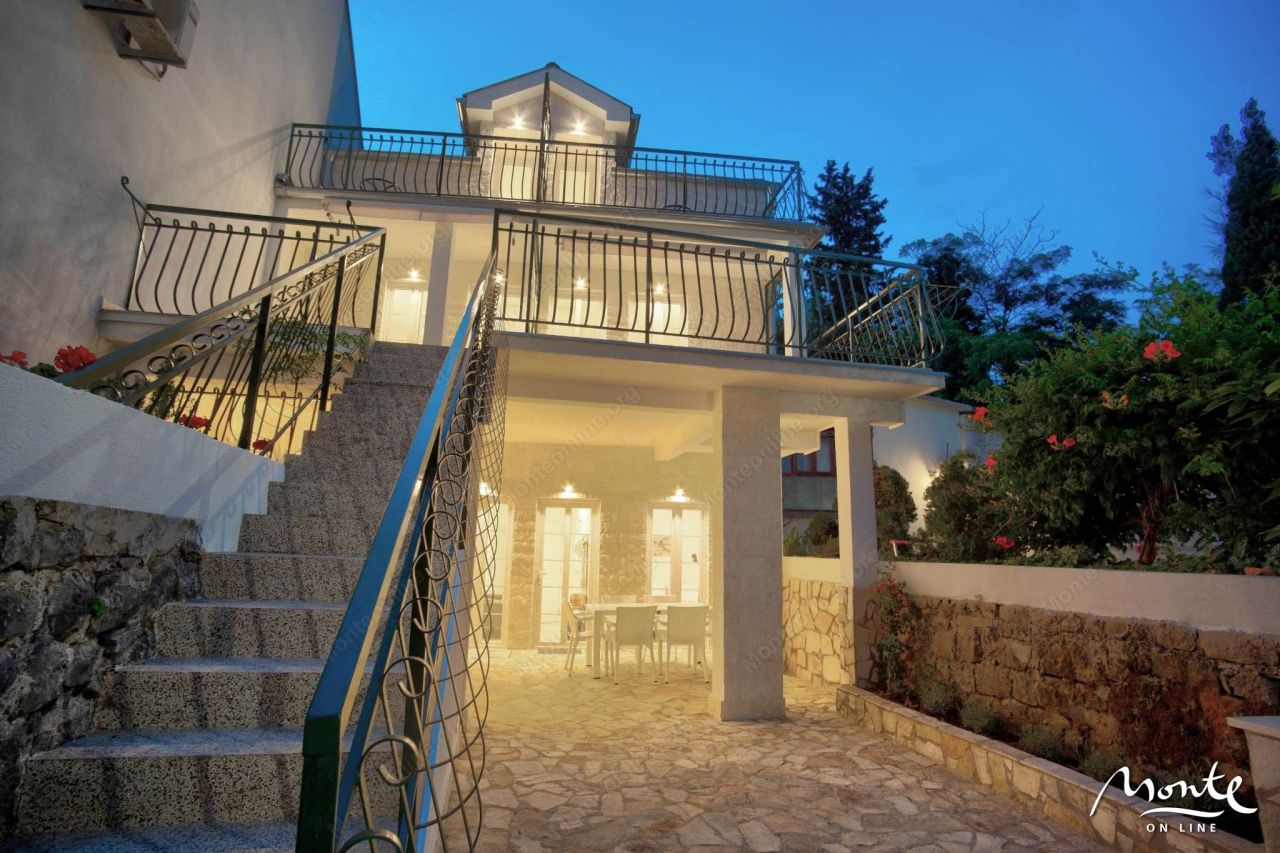 House in Herceg-Novi, Montenegro, 200 sq.m - picture 1