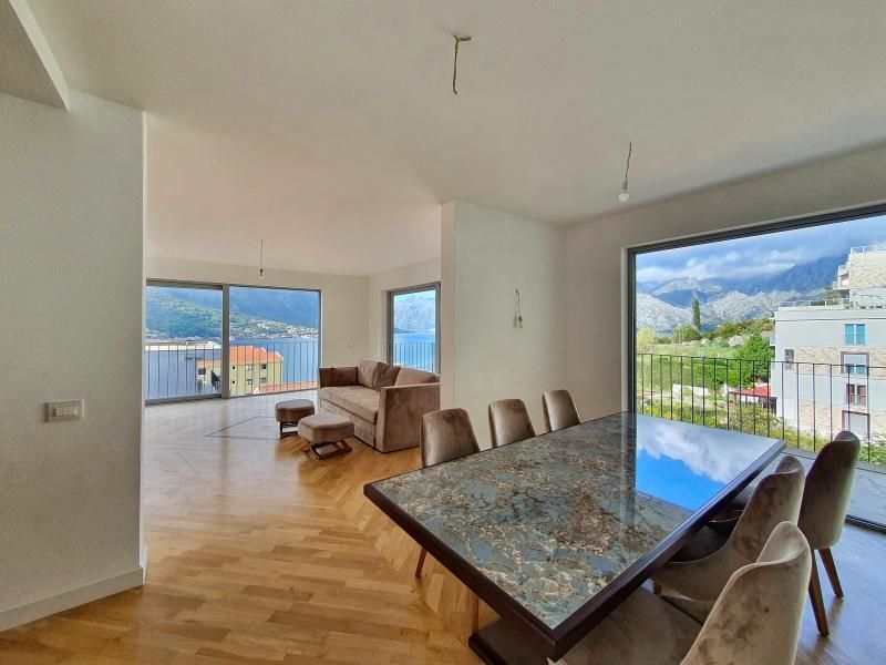 Wohnung in Dobrota, Montenegro, 208 m2 - Foto 1