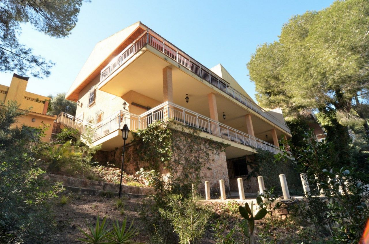 Villa in Dehesa de Campoamor, Spain, 500 sq.m - picture 1