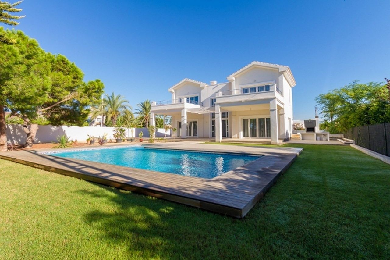 Villa à Cabo Roig, Espagne, 600 m2 - image 1